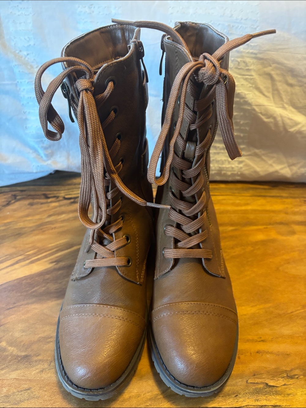 Brown Lace-Up Combat Boots - Women 6M
